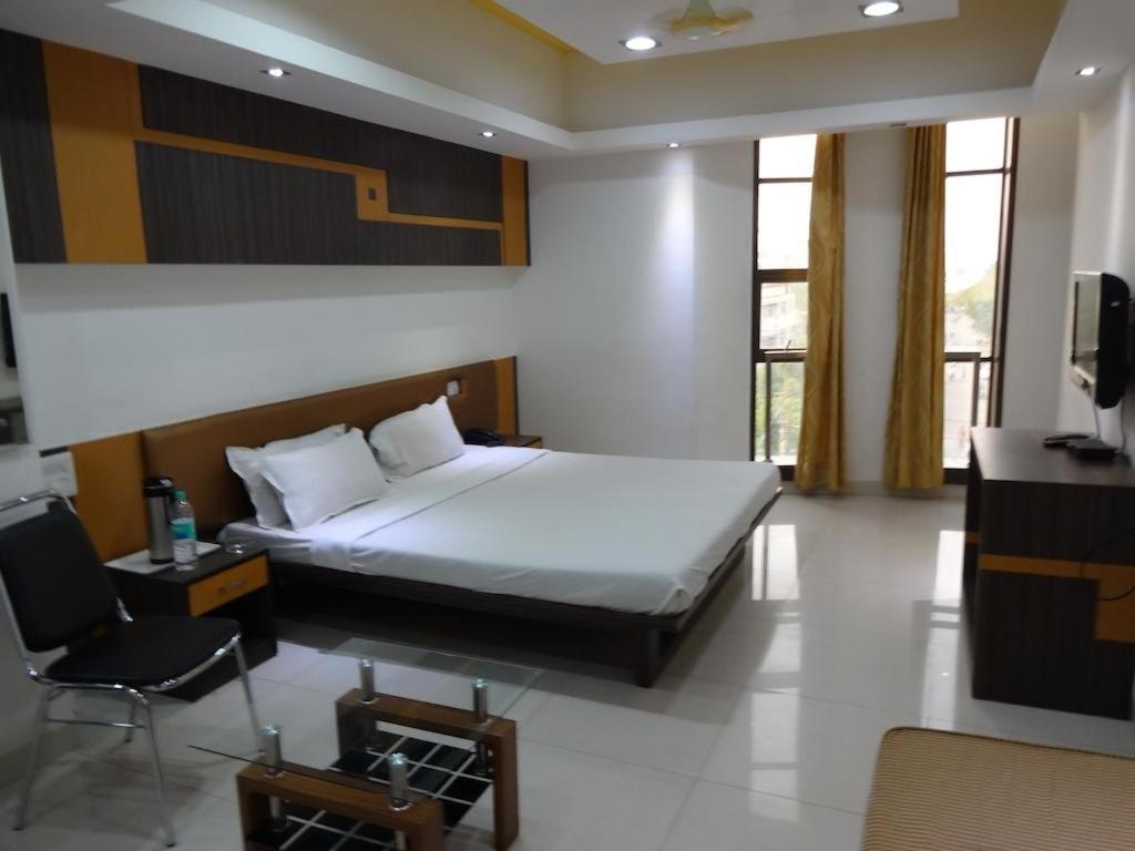 Hotel Grand Suites Індаур Екстер'єр фото