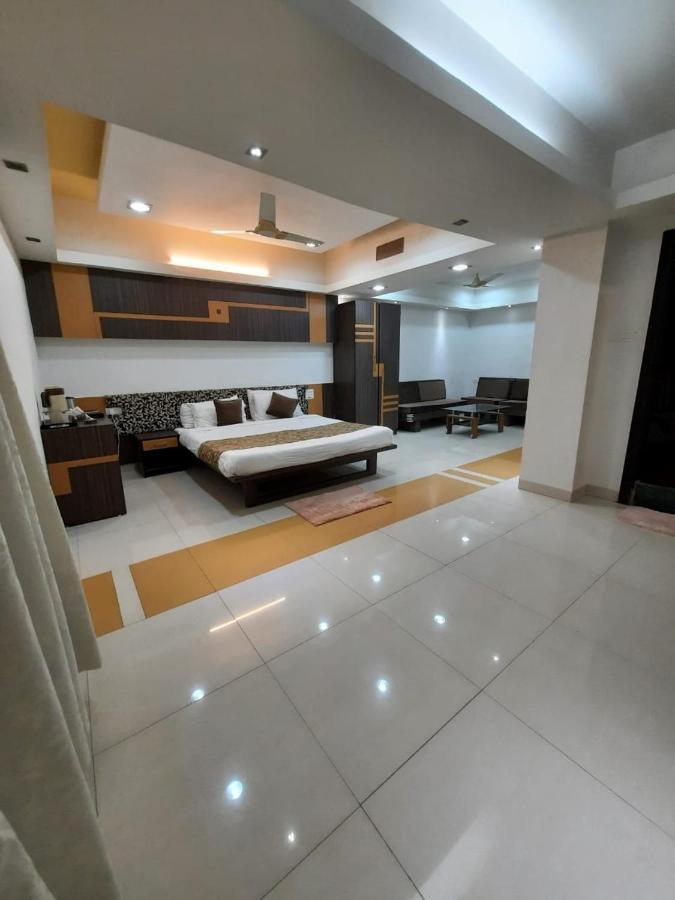 Hotel Grand Suites Індаур Екстер'єр фото